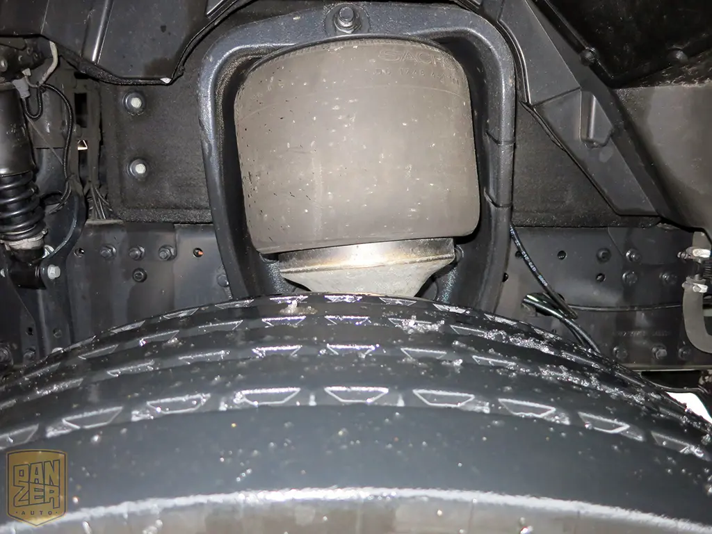 MAN TGX 26.440, тент-штора 52м3, 6х2, 16 тонн, 2011г, высокая кабина - фото 12