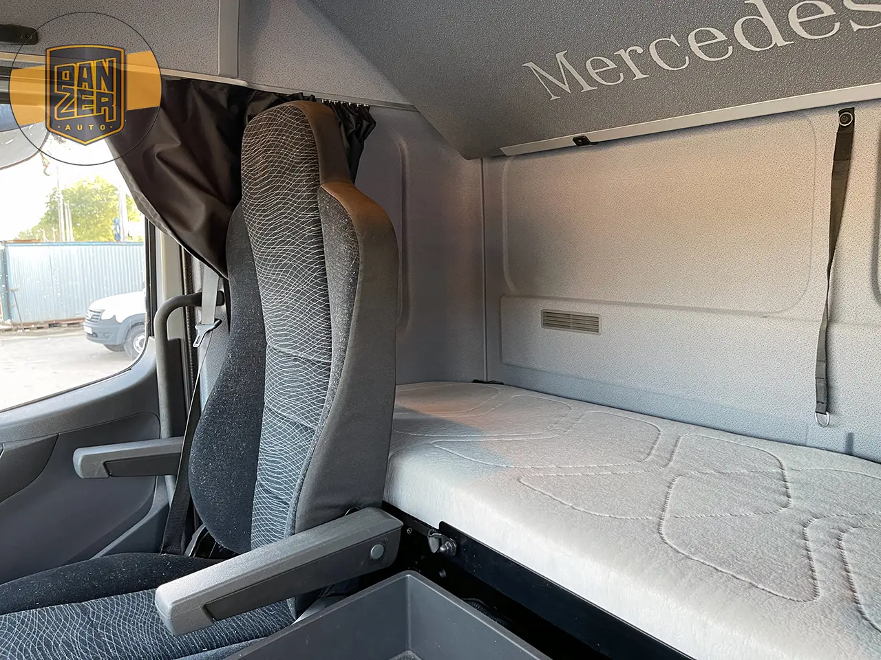 Мерседес Атего 1230, 2014 год, штора-борт 48 м3, ворота, пневма перед и зад, АКПП - фото 16