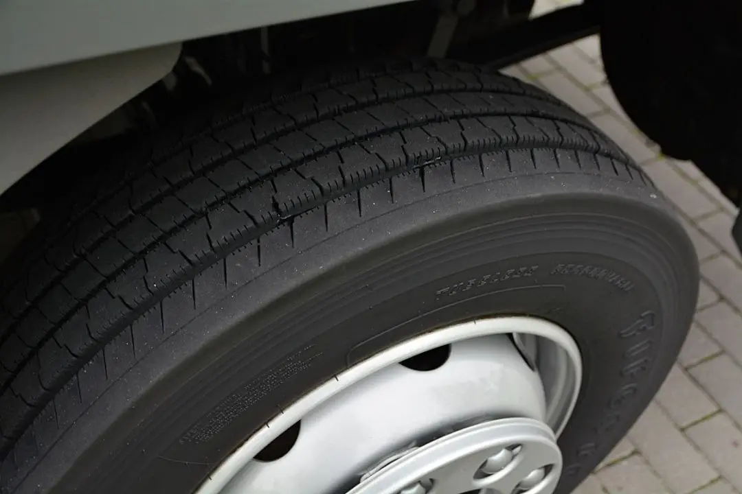 Mercedes Atego 1224 L, борт-тент, длина 7.2м, гидролифт, без пробега по РФ - фото 4
