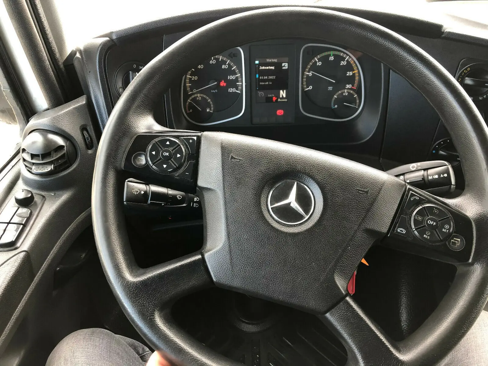 Mercedes Atego 1224 L, 2014 год, фургон 44 м3, гидролифт, высокая кабина - фото 4
