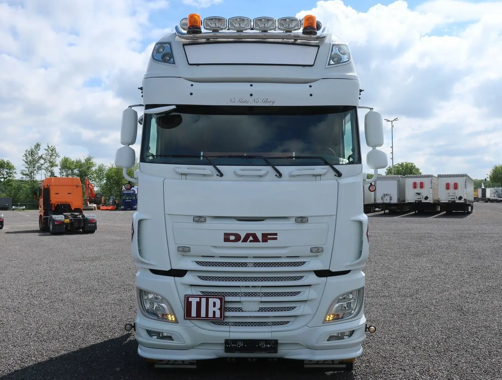 Тягач DAF XF 106 460, 6х2, кабина Супер Спейс, подъемная ось, без пробега по РФ - фото-детальных 8
