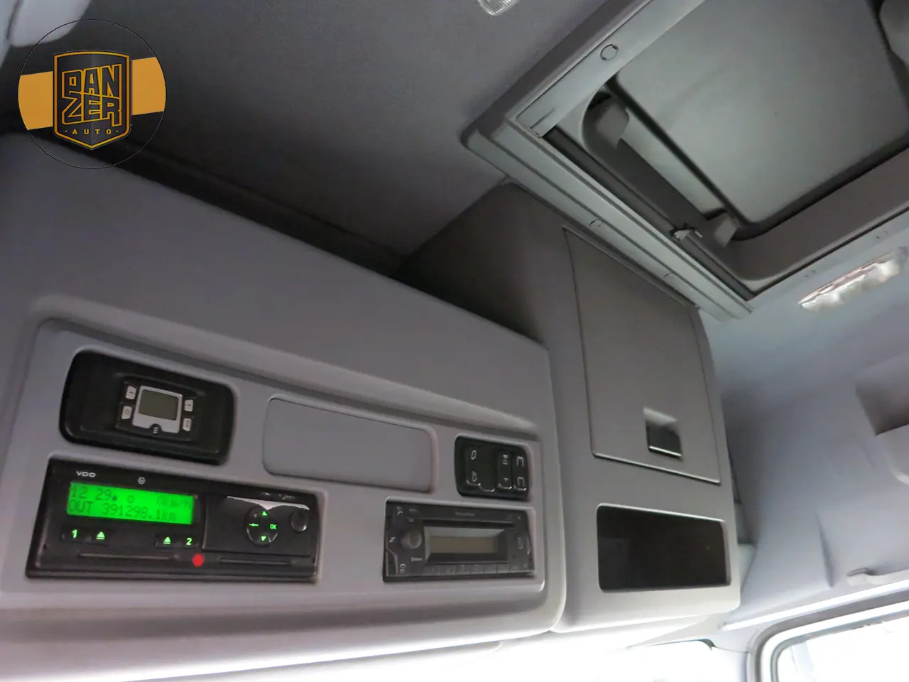 Mercedes Atego 1224L, 02/2013г, штора 50 м3, гидролифт, 2 спальника - фото 17