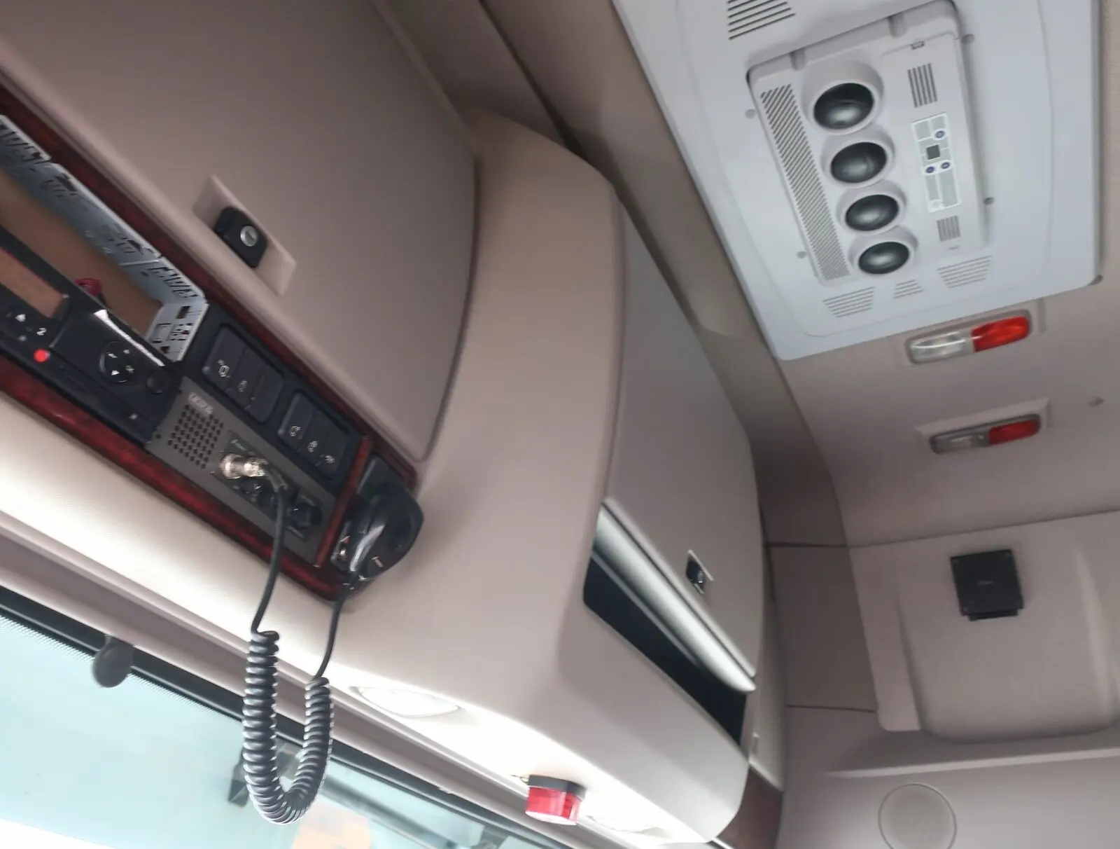 Тягач DAF XF 106 460, 6х2, кабина Супер Спейс, подъемная ось, без пробега по РФ - фото-детальных 6