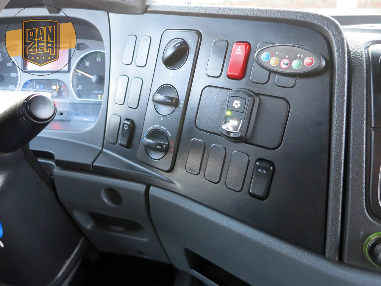 Mercedes Atego 1224, фургон 48 кубов, 2012 год, ворота - фото 4