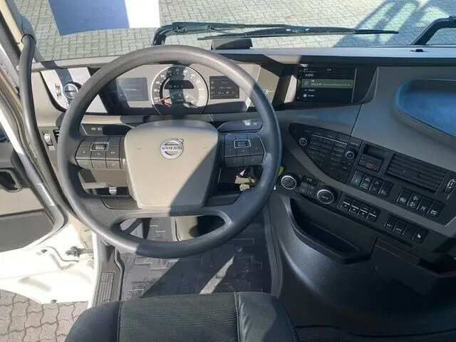 Volvo FH 460, БДФ контейнеровоз из Германии, 2018 г, г/п 17т - фото 4