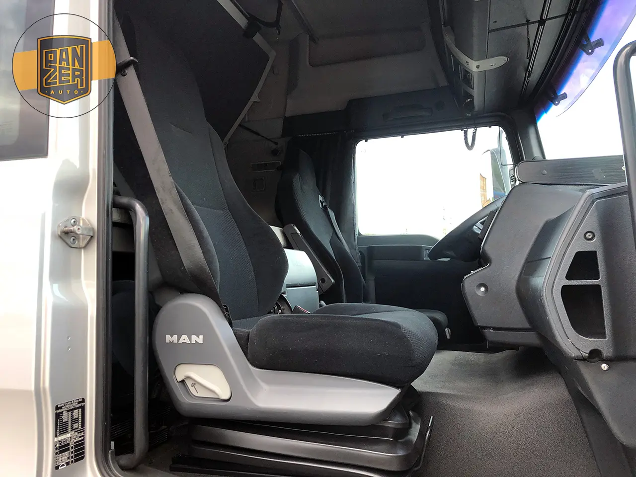 Автовоз крытый на 2 авто, MAN TGL 12.250 BL, 2013 год - фото 17