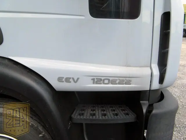 Iveco Eurocargo 120E22/P, фургон 42м3, 50тыс.км, гидролифт 1500кг, 2011г, г/п 8т, высокая кабина со спальником - фото 5