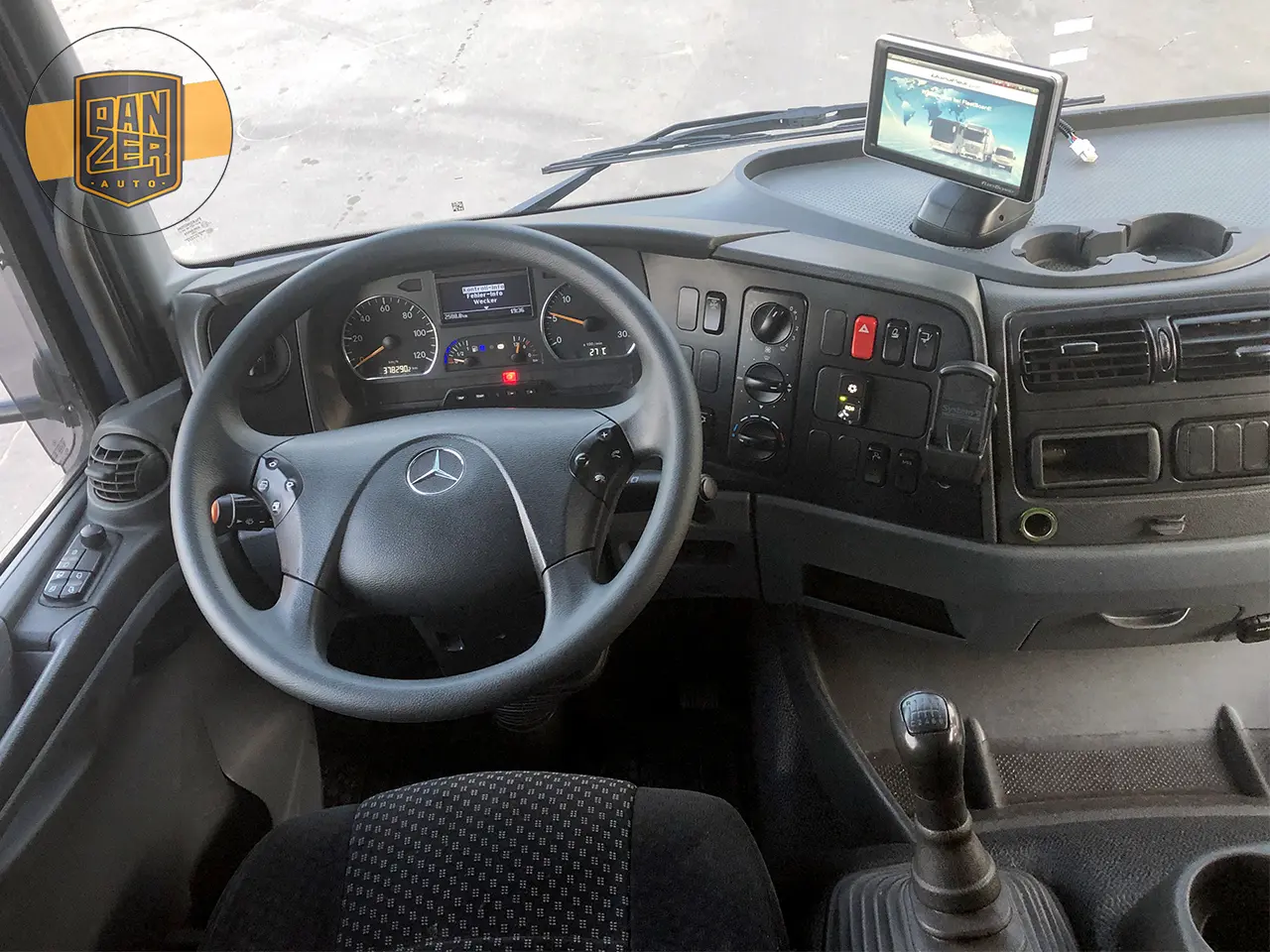 Mercedes Atego 1229L, 10/2012г, штора 49 кубов, ворота и гидроборт - фото 4