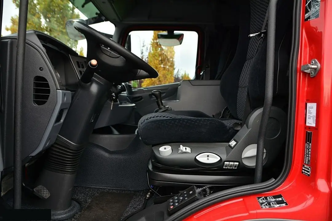 Mercedes Atego 1224 L, борт-тент, длина 7.2м, гидролифт, без пробега по РФ - фото 3