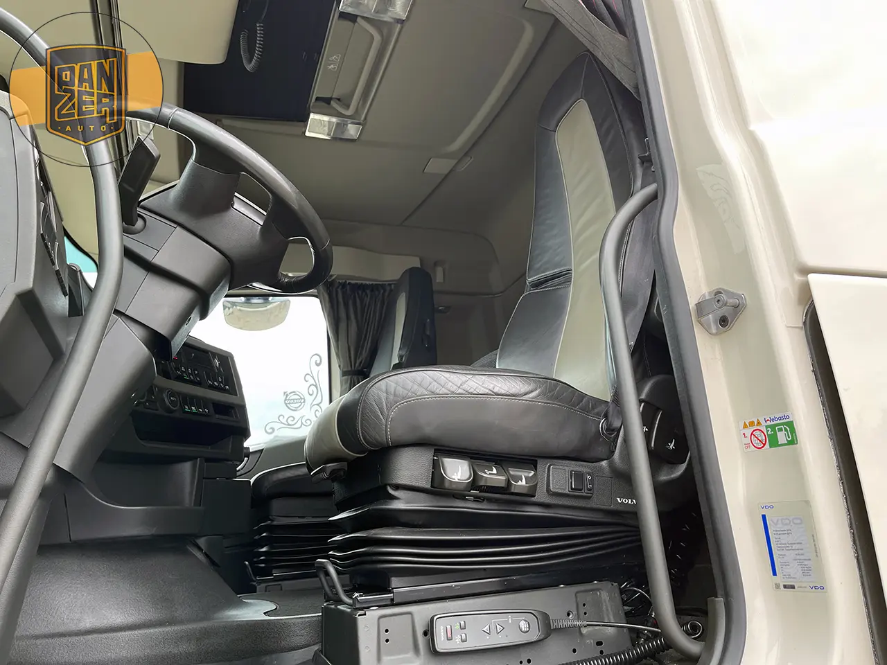 Тягач Volvo FH540, 2018 год, 6х4 с подъемной осью - фото-детальных 3