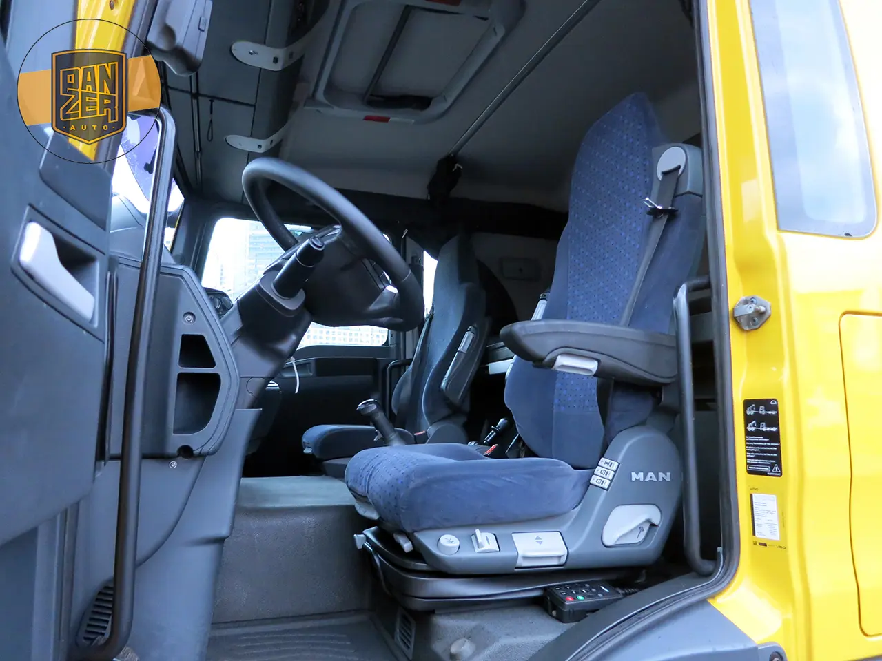 MAN TGM 12.250, 12/2012 год, фургон 46 кубов с гидролифтом - фото 3