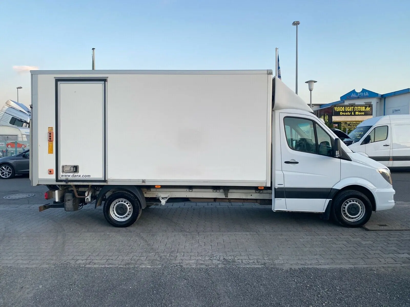 Mercedes Sprinter 319 CDI, 2014 год, АКПП, мотор 3.0 л, фургон 4.4 метра, гидролифт, без пробега по РФ - фото 13