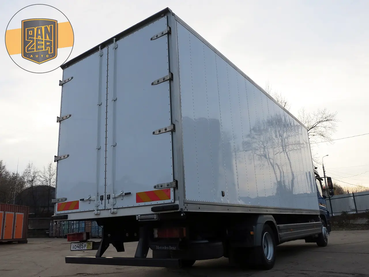 Mercedes Atego 1224, фургон 48 кубов, 2012 год, ворота - фото 9