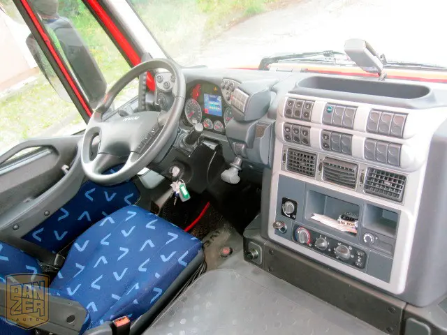 Iveco STRALIS 190S45, 56м3 штора, 10-тонник, 2011г, макс. комплектация - фото 3