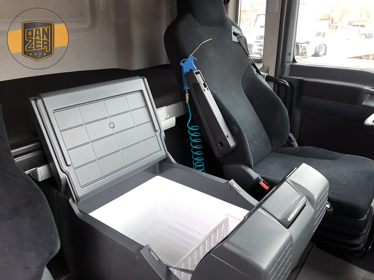 MAN TGM 12.290 LL, 2012 год, штора 50 кубов с гидролифтом - фото 17
