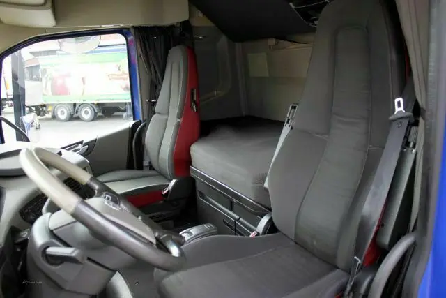Пятнадцатитонник Volvo FH 460, 6х2, 2016 год, штора 55 кубов, 19 европалет, без пробега по РФ - фото 3