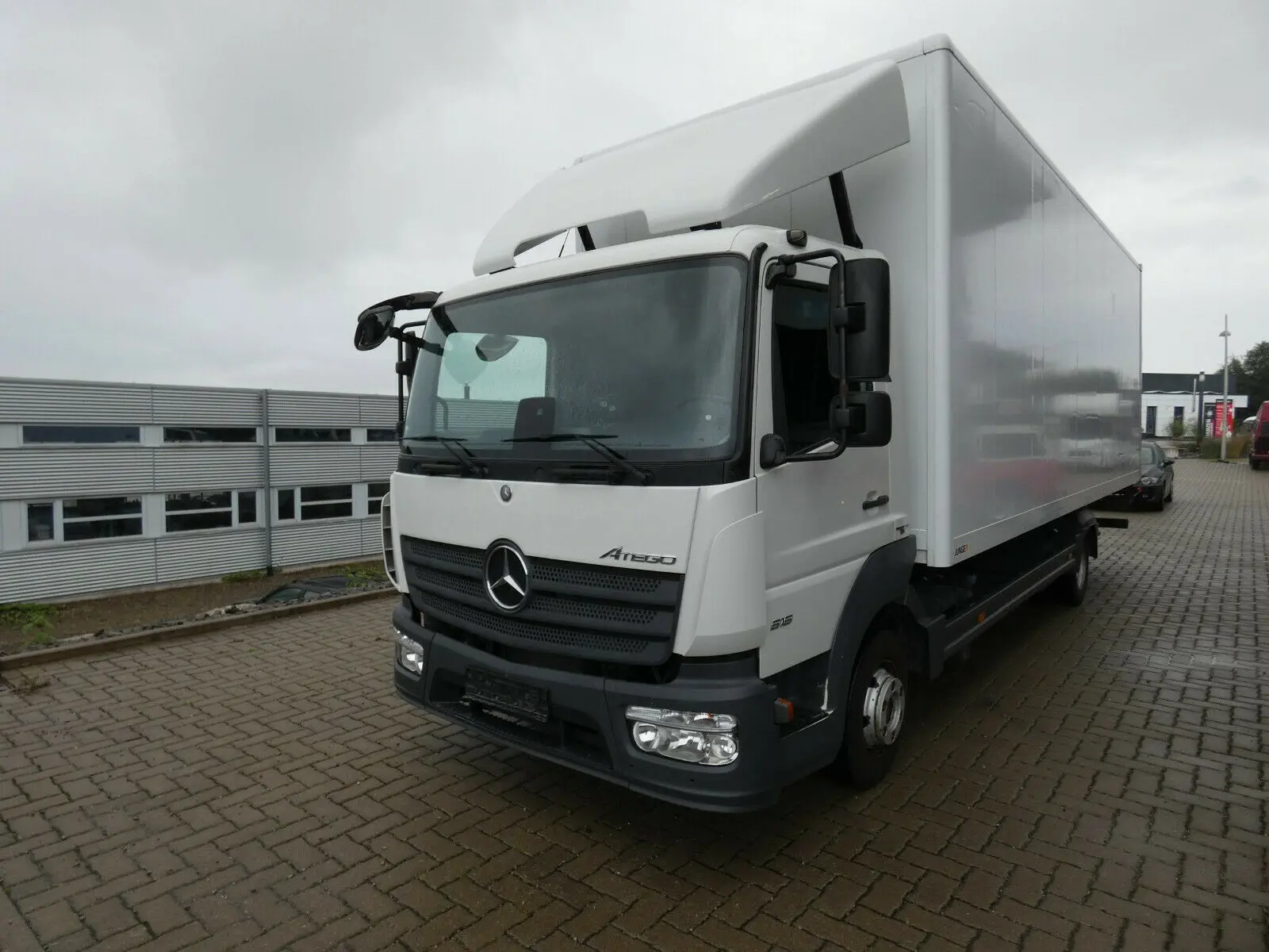 Фургон Mercedes Atego 818 L, 2016 год, боковая дверь, 18 палет, гидролифт, без пробега по РФ - фото 7