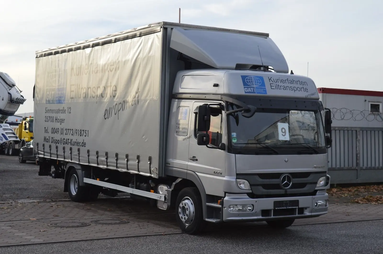 Mercedes Atego 1224 L, 2011г, тент шторки 50м3, гидролифт, кабина Мегаспейс - фото