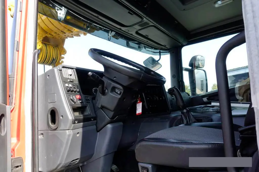 Автокран 60 тонн LIEBHERR LTF 1060-4.1 на шасси Scania P420, без пробега по РФ - фото 3