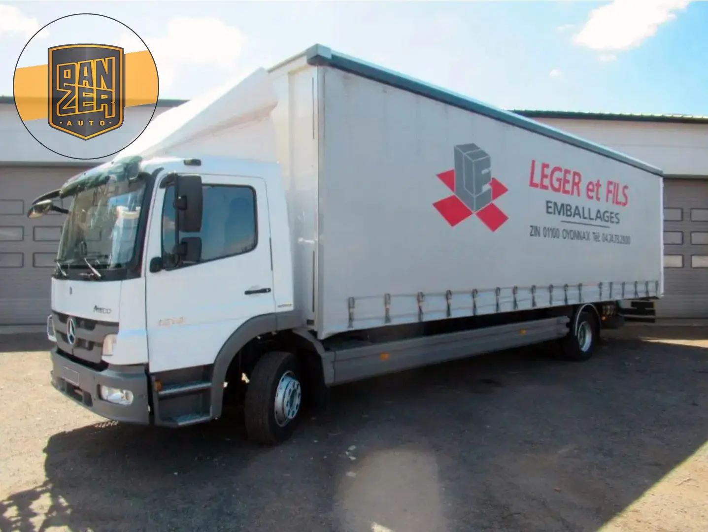 Mercedes Atego 1218 L, 2012 год, штора 58 кубов, 23 европалета, ворота, без пробега по РФ - фото