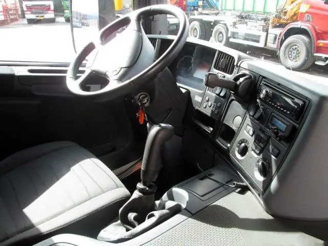 Scania P 280, фургон 51м3, погрузочная длина 8.3м, гидролифт D'Hollandia 2000 кг, г/п 10т - фото 3