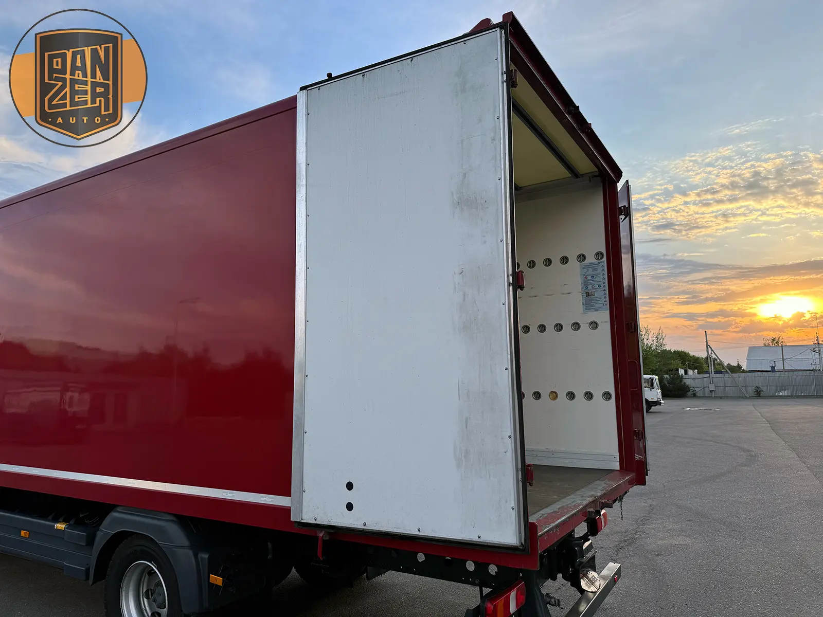 mercedes-benz atego 1230, 2019 год, фургон 18 палет с воротами 21