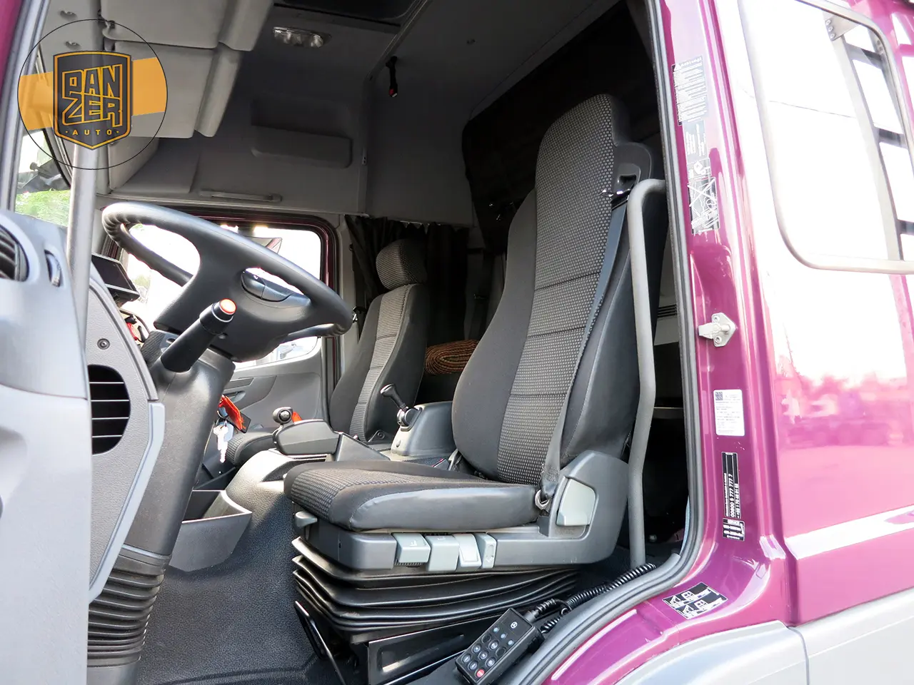 Mercedes Atego 1224 L рефрижератор, 05/2013г, 2 спальника, гидролифт - фото 3