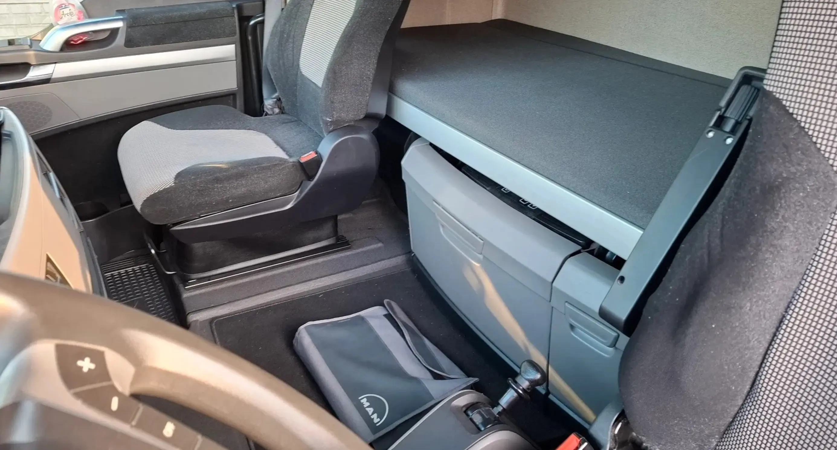man tgx 18.360, 2019 года, штора 20 палет, ворота и гидроборт 5