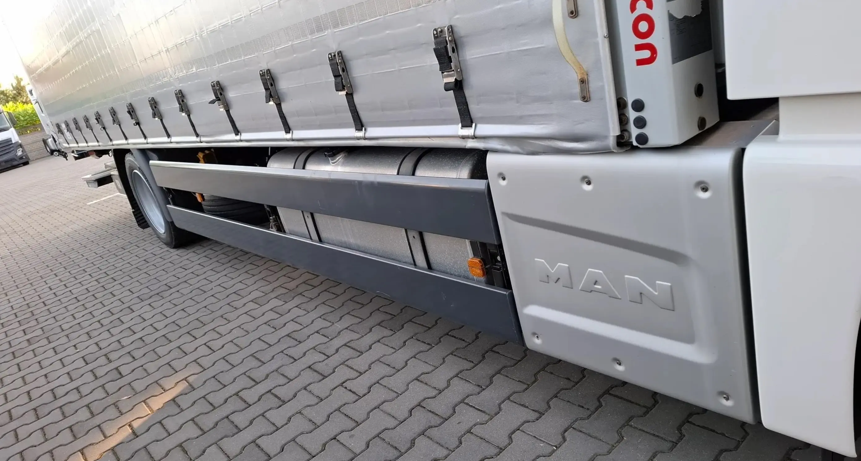 man tgx 18.360, 2019 года, штора 20 палет, ворота и гидроборт 13