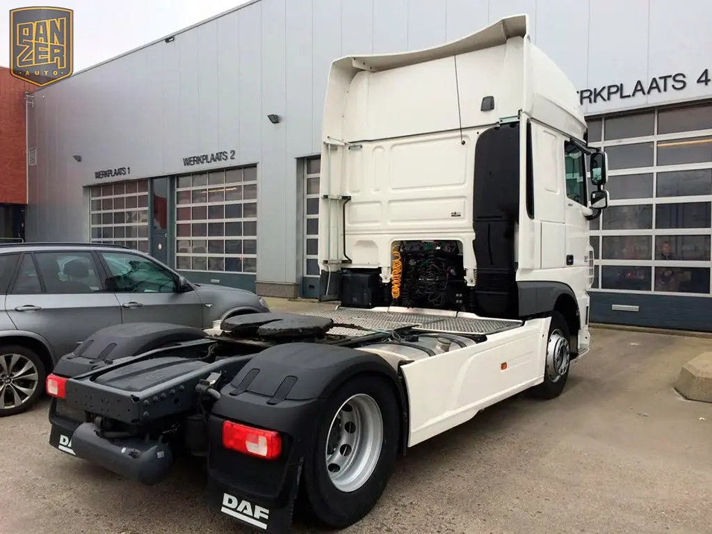 Тягач DAF XF 106.460, 2014 год, Super Space Cab, без пробега по РФ - фото-детальных 2