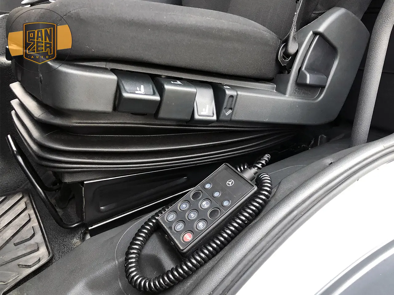 Mercedes Atego 1218L, 2017 г, шторно-бортовой 45 м3, гидролифт - фото 21