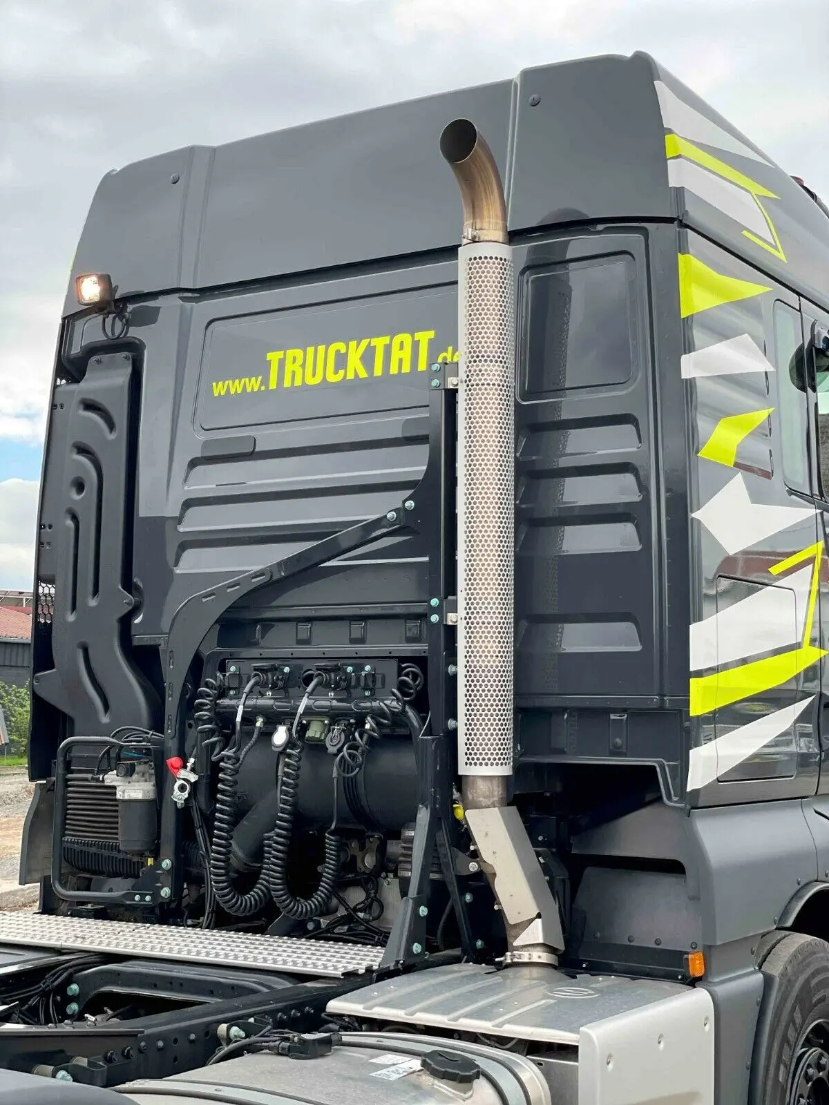 Тягач MAN TGX 33.510, 6х4, 01/2021 год, кабина XLX, пневмоподвеска, без пробега по РФ - фото-детальных 17