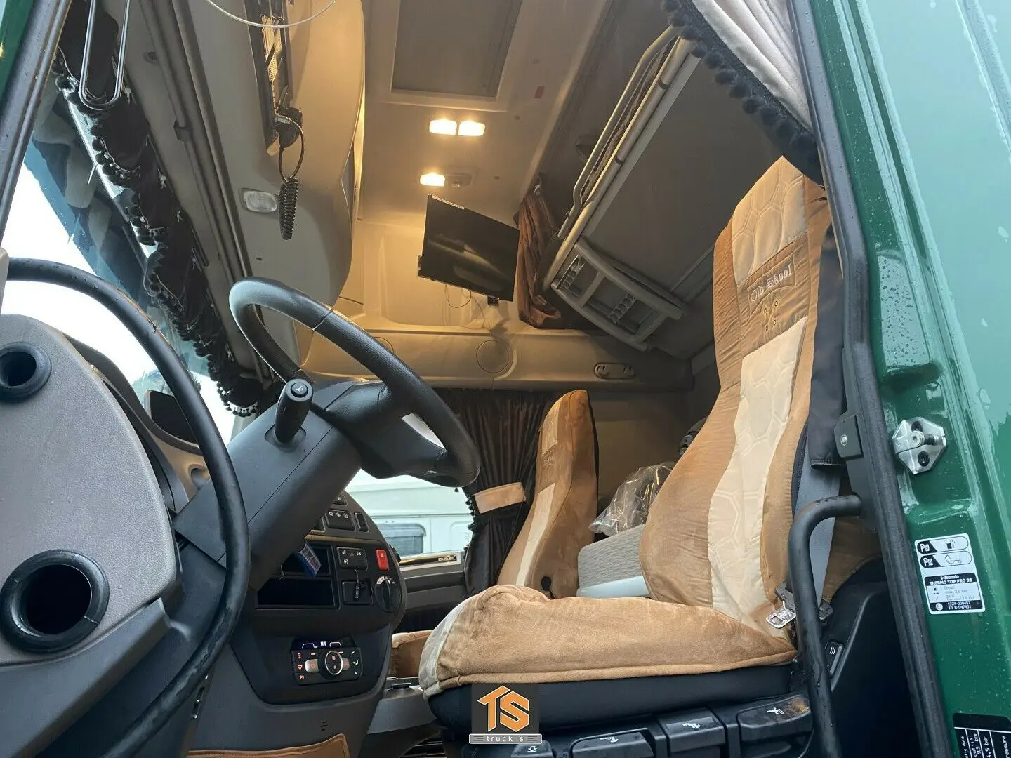 Тягач DAF XF 106.450, 4х2, Super Space Cab, 2019 год, без пробега по РФ - фото-детальных 3