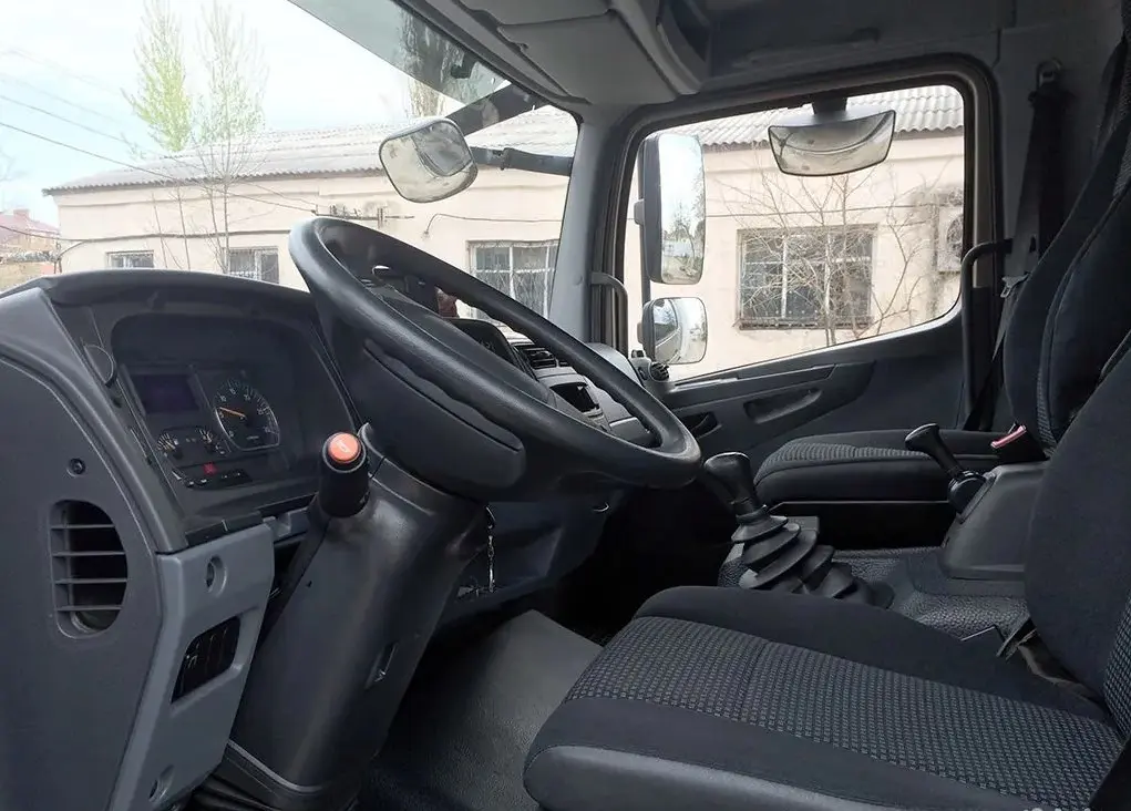 Mercedes Atego 818, 2011г, рефрижератор с воротами, боковой дверью и гидролифтом - фото 3