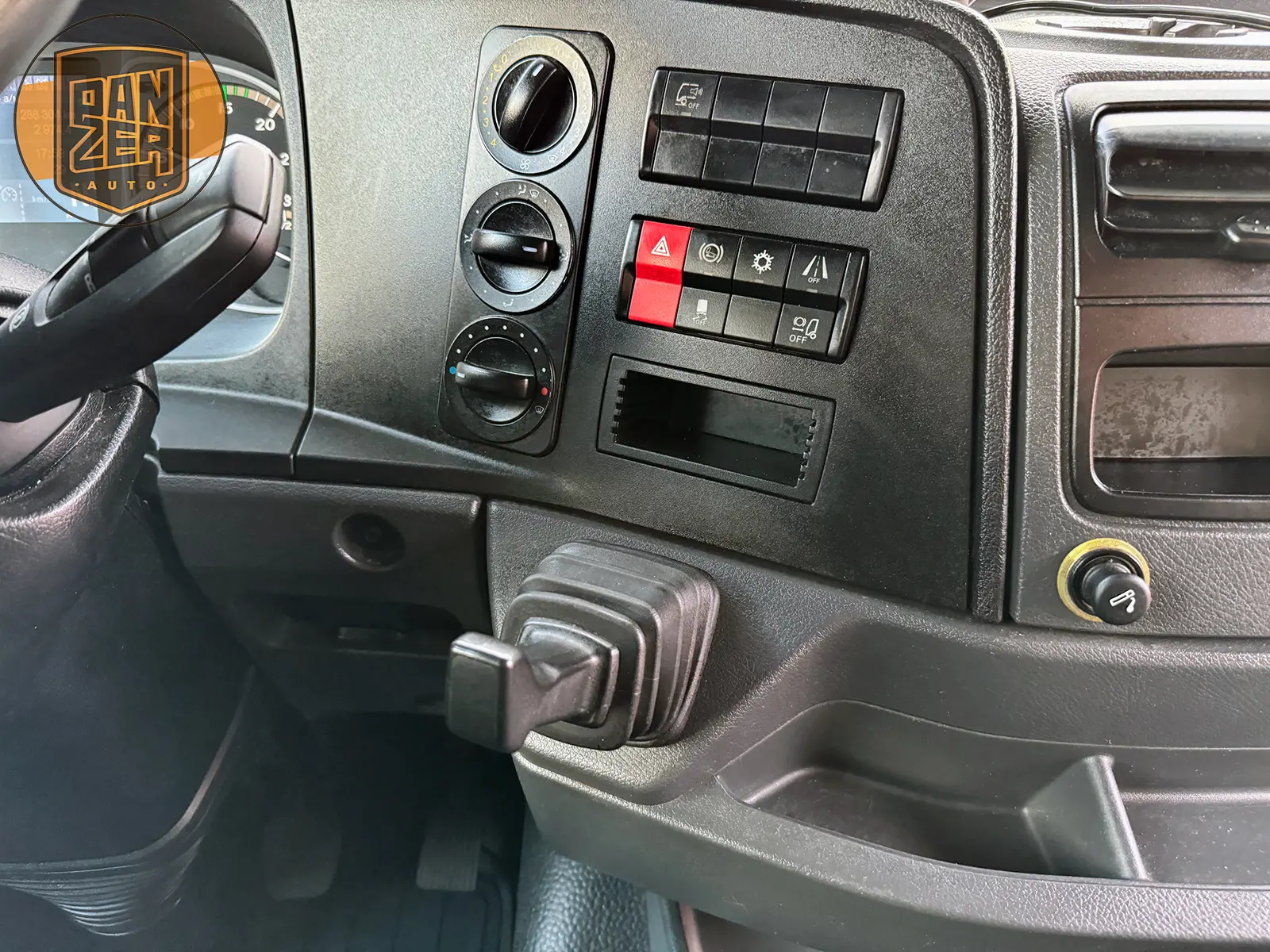 mercedes-benz atego 1230, 2019 год, фургон 18 палет с воротами 36