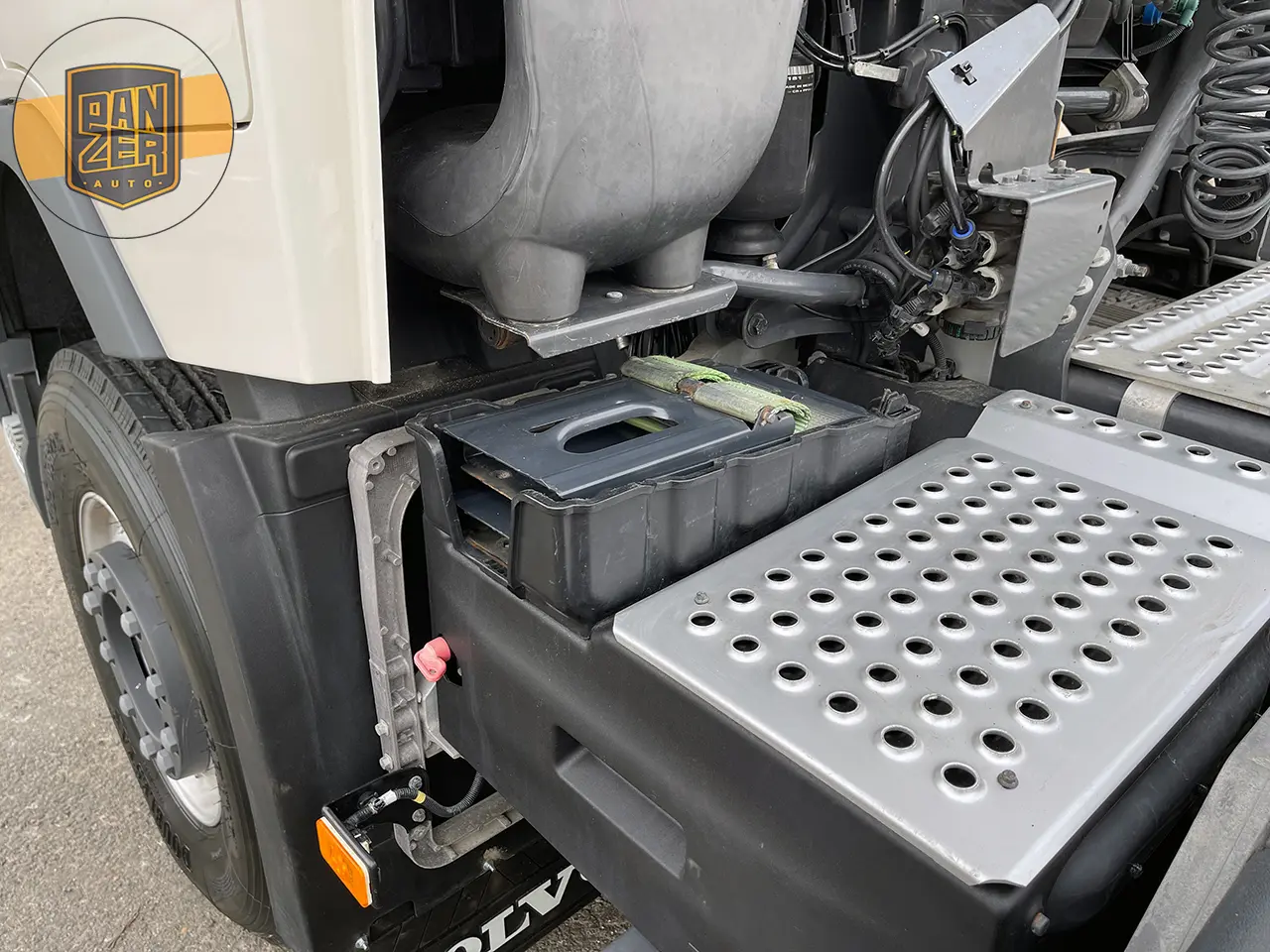 Тягач Volvo FH540, 2018 год, 6х4 с подъемной осью - фото-детальных 15