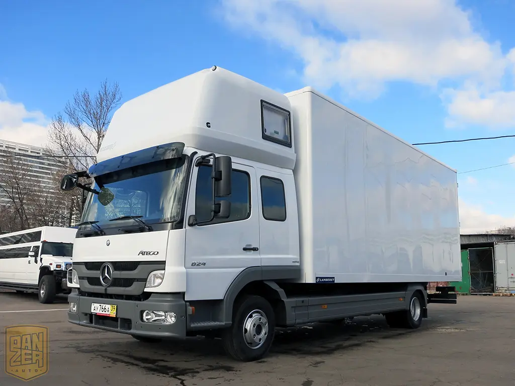 Mercedes Atego 824L, фургон 42м3, 2012г, 6 мест + 2 спальника - фото