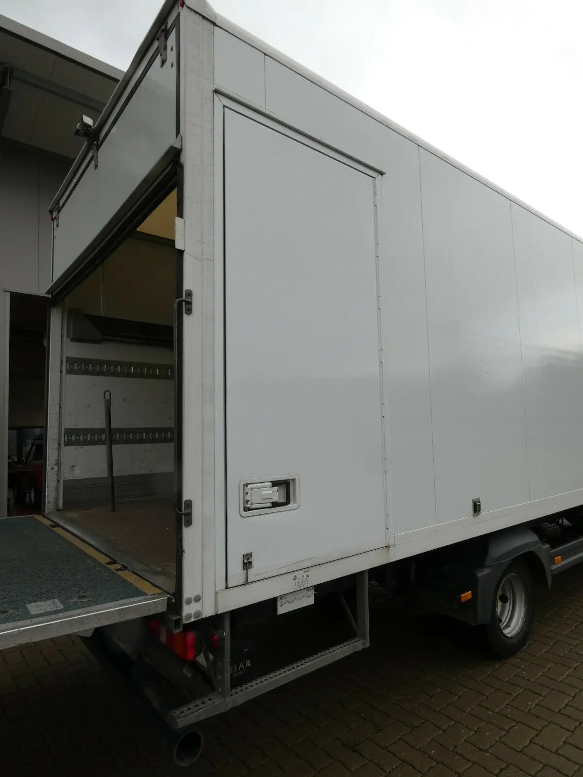 Фургон Mercedes Atego 818 L, 2016 год, боковая дверь, 18 палет, гидролифт, без пробега по РФ - фото 6