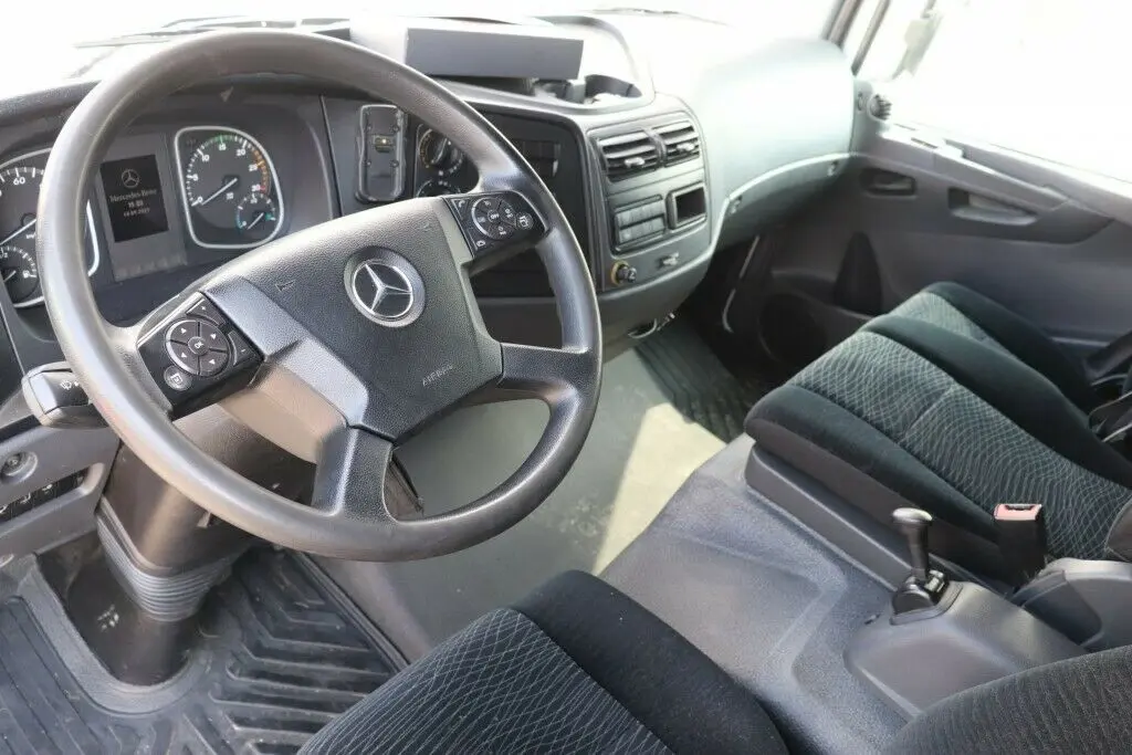 Mercedes Atego 818 L, 2015 год, штора 38 м3, гидроборт, верх сдвижной, без пробега по РФ - фото 4