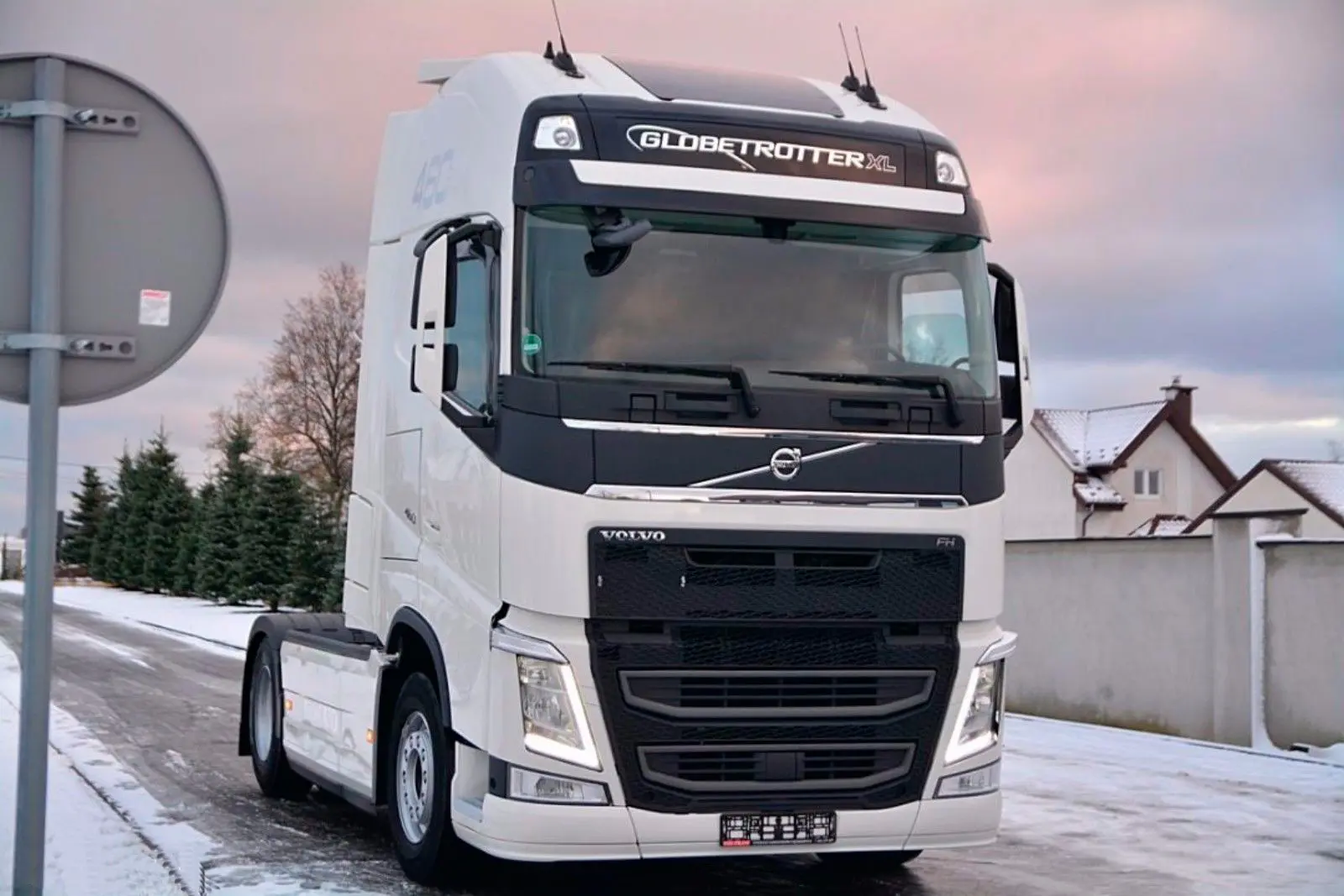 Тягач Volvo FH 460, 2016 год, 469 л.с., кабина Globetrotter XL, без пробега по РФ - фото-детальных