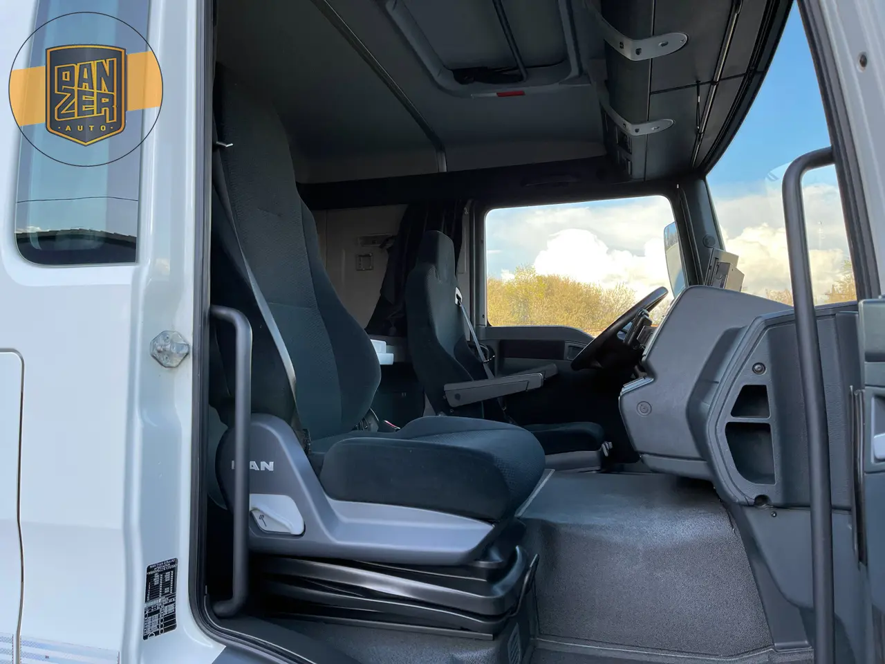 MAN TGM 12.250 BL, 2014г, рефрижератор битемпературный 51 м3, Евро-5, спальная кабина, гидролифт - фото 13