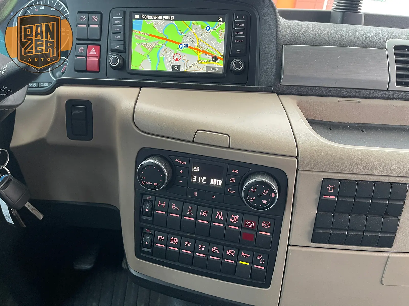 MAN TGX 18.500, тягач 4х2, XXL кабина, 2 бака, максимальная комплектация - фото-детальных 31