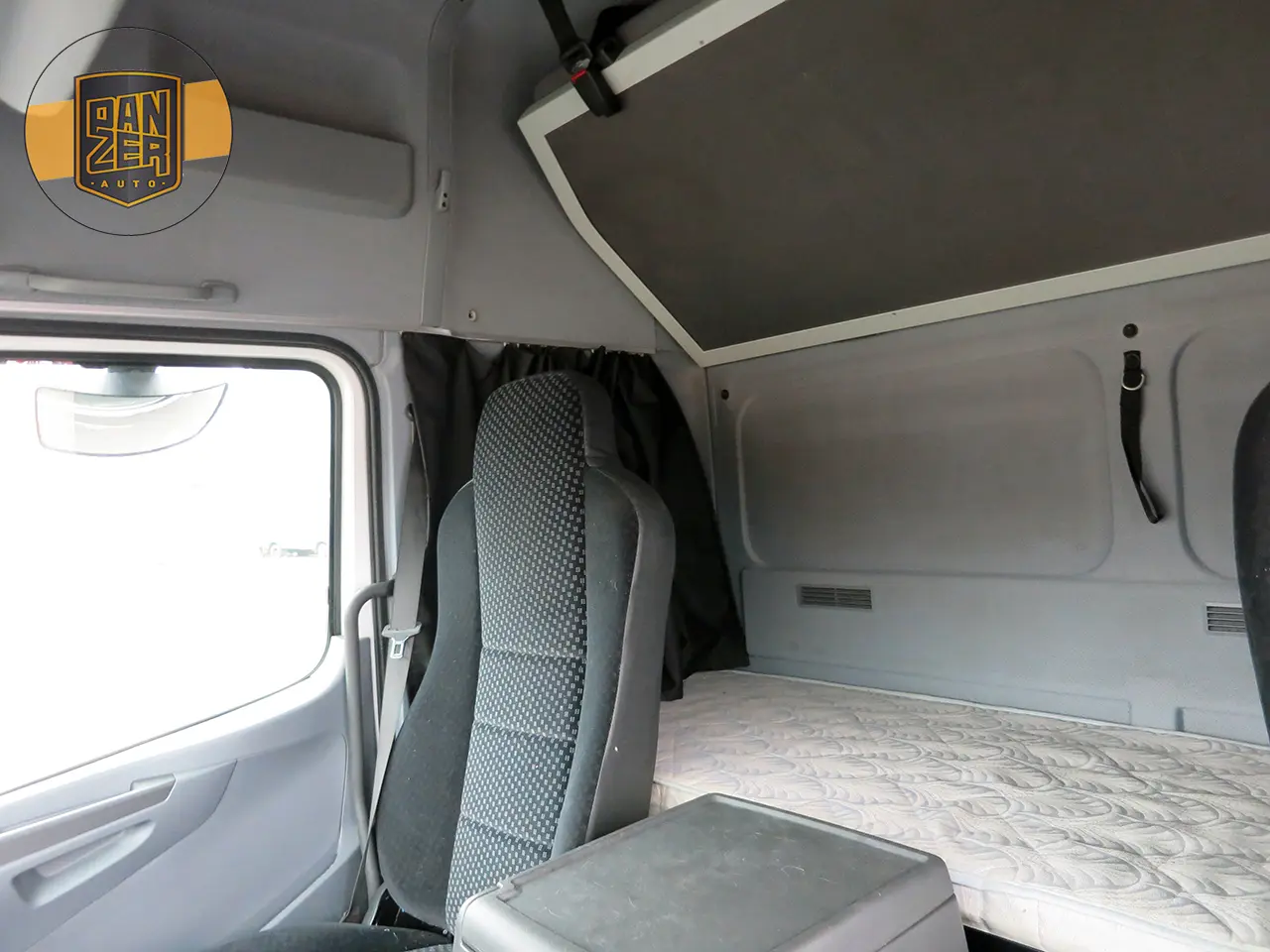 Mercedes Atego 1224L, 02/2013г, штора 50 м3, гидролифт, 2 спальника - фото 20