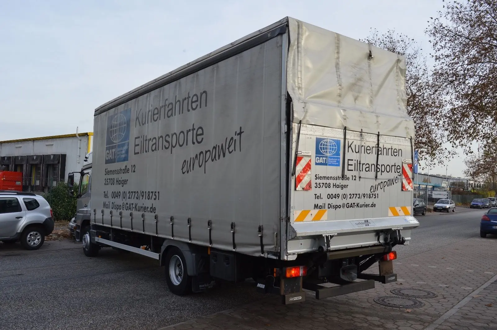 Mercedes Atego 1224 L, 2011г, тент шторки 50м3, гидролифт, кабина Мегаспейс - фото