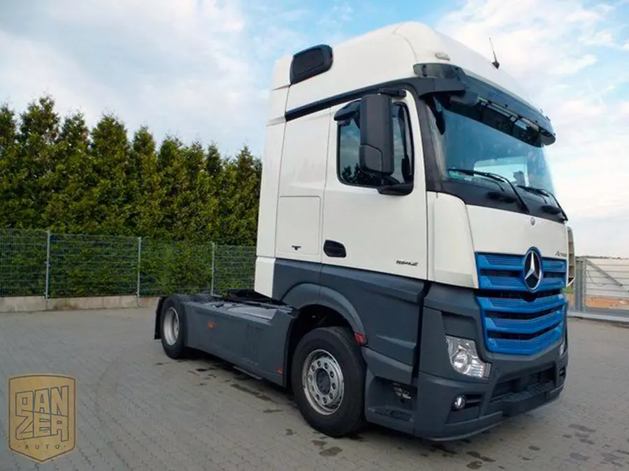 Тягач Mercedes-Benz Actros 1842, 2014 г, кабина Gigaspace, без пробега по РФ - фото-детальных