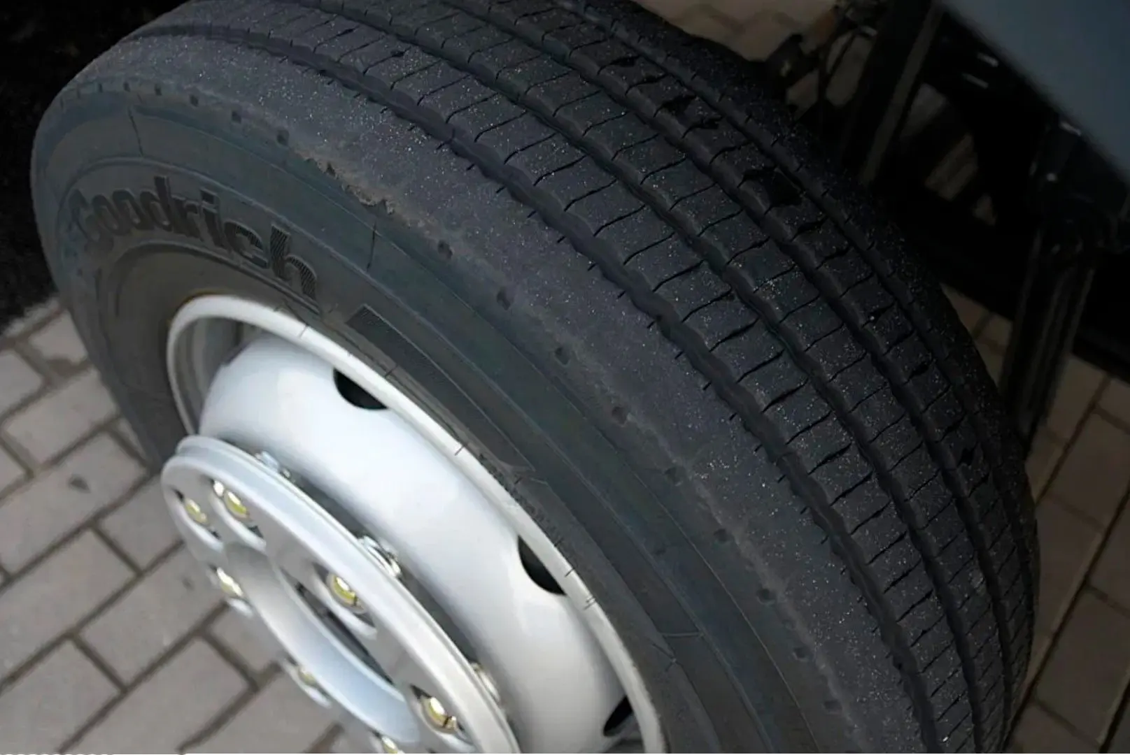 Mercedes Atego 1224 L нового поколения, 2015 год, штора-борт 50 м3, гидролифт, высокая кабина - фото 5