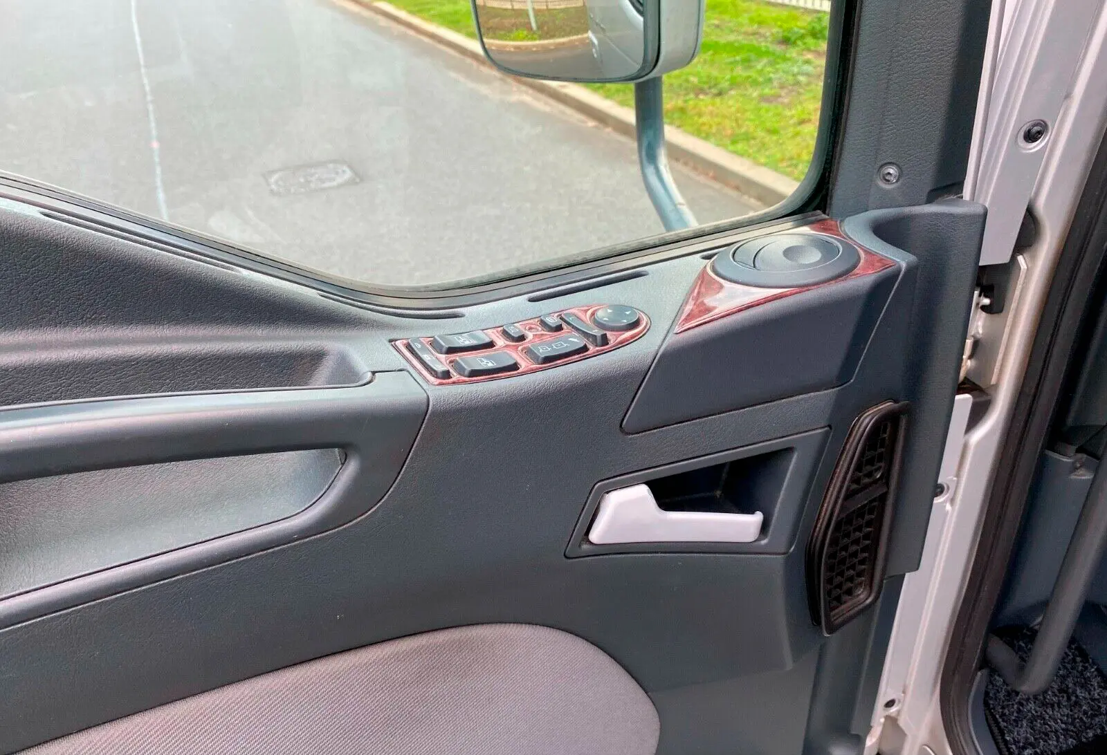 Автовоз на 3 авто MAN TGL 12.240 BL, спальная кабина, без пробега по РФ - фото 21