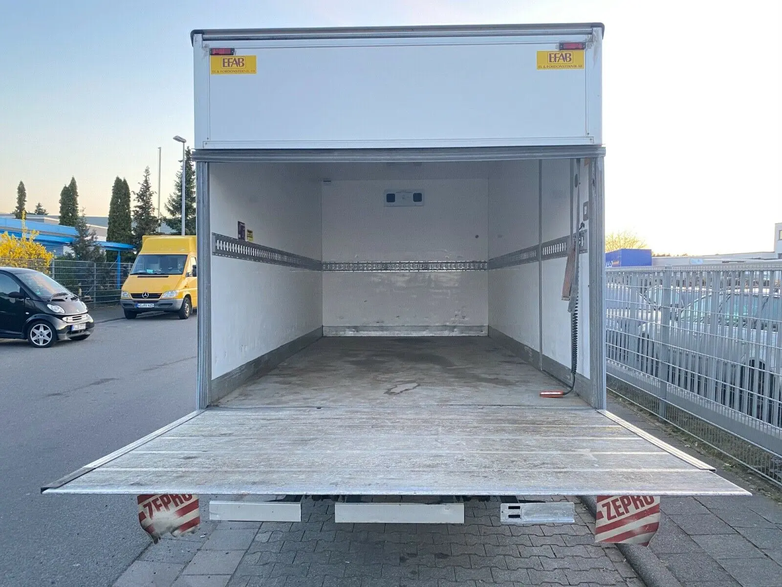 Mercedes Sprinter 319 CDI, 2014 год, АКПП, мотор 3.0 л, фургон 4.4 метра, гидролифт, без пробега по РФ - фото 2