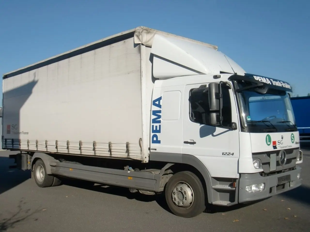 Mercedes Atego 1224 L, штора, ворота, все загрузки, без пробега по РФ - фото