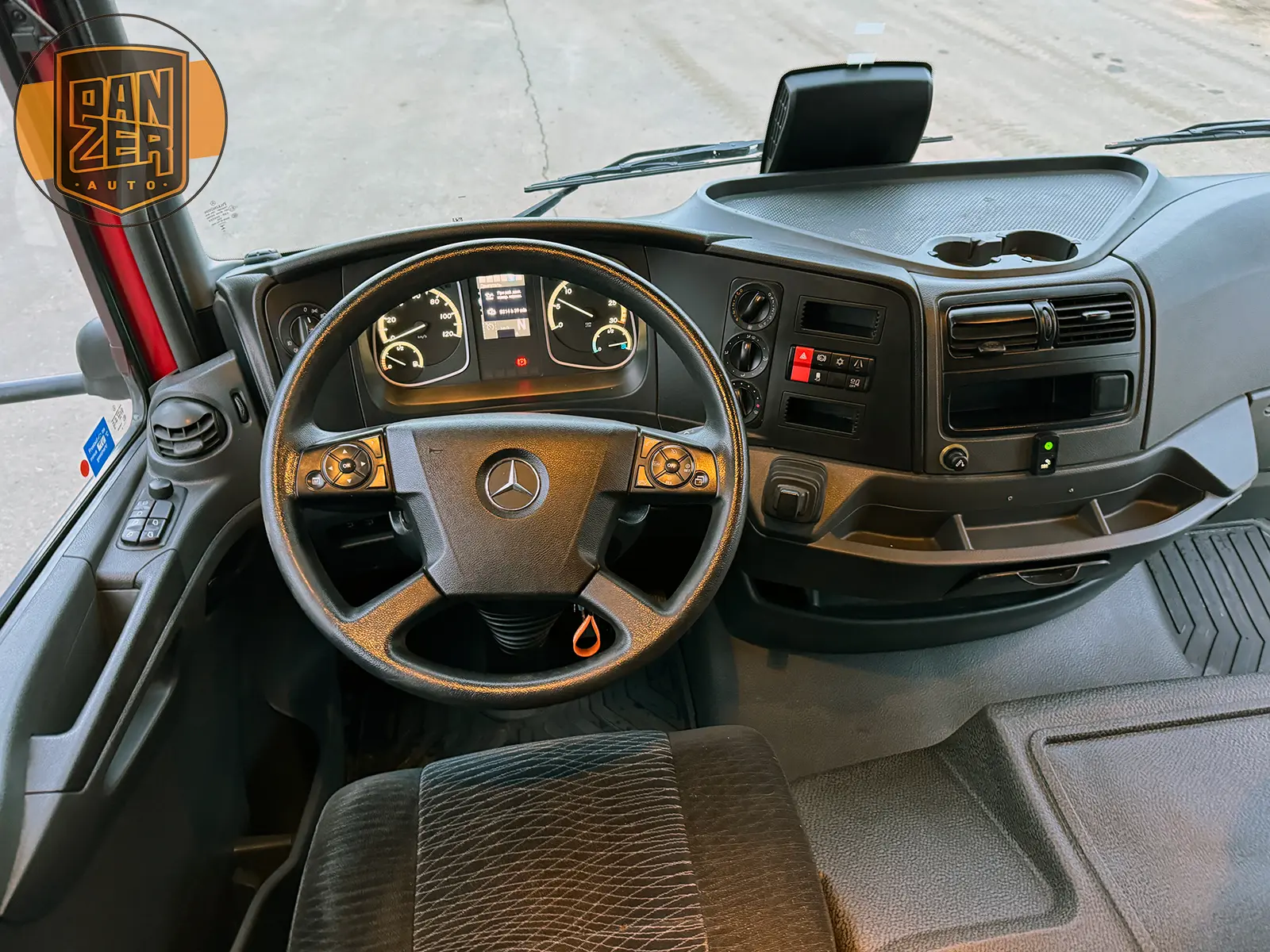 Mercedes Atego 1223, 2018 год, штора-борт 44 м3, гидроборт купить из Германии 4